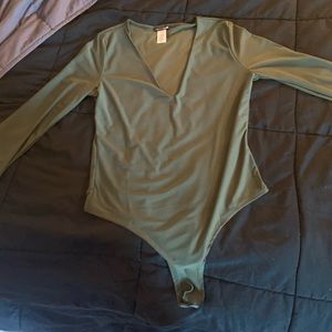 Fashion Nova V-Neck Bodysuit